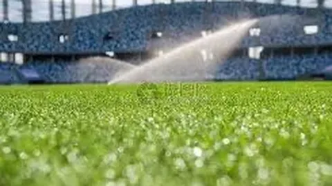 《斯洛特揭秘：面对皇马强敌，坚决执行高压战术，防线不留死角！》